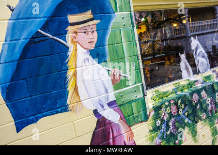Florida Mt. Mount Dora, Erinnerungen und Wunder, Kunst im öffentlichen Raum, Mädchen, junge Jugendliche Jugendliche junge Mädchen Kinder Kinder Kinder, Regenschirm, nein Stockfoto