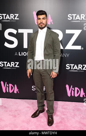 Premiere des STARZ 'Vida' war im Regal L.A. statt Leben in Los Angeles mit: Raul Castillo Wo: Los Angeles, Kalifornien, Vereinigte Staaten, wenn: 01. Mai 2018 Credit: Sheri Determan/WENN.com Stockfoto