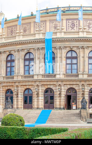 Prager Rudolfinum Concert Hall während des Prager Frühlings Festival. Stockfoto