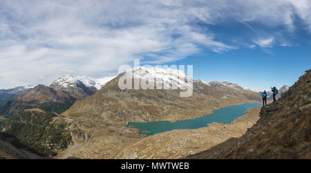 Panoramablick auf den Lago Bianco Piz Campasc, Bernina, Engadin, Kanton Graubünden, Schweiz, Europa Stockfoto