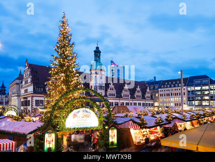 Leipziger Weihnachtsmarkt, Altes Rathaus (Altes Rathaus), Leipzig, Sachsen, Deutschland, Europa Stockfoto