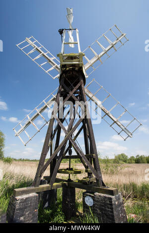 Blick auf Clayrack Entwässerung Mühle am Fluss Ant, Norfolk Broads, England, Großbritannien Stockfoto