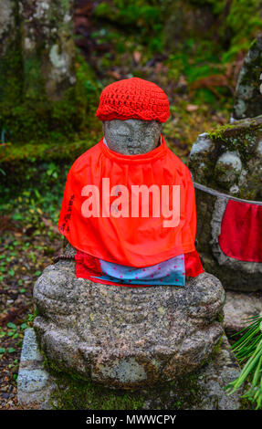 Wakayama, Japan - 24.November 2016. Ein Buddha Statue an Okunoin Friedhof auf dem Mt. Koya (Koyasan) in Wakayama, Japan. Stockfoto