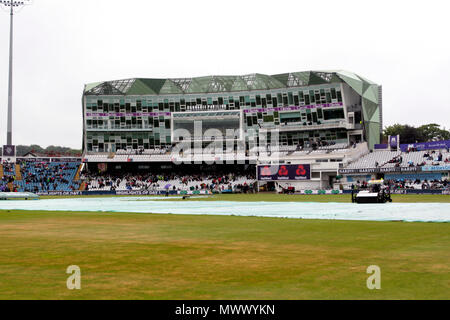 Emerald Leeds, UK. 2. Juni 2018. Internationalen Test Match cricket Serie, Tag 2, England und Pakistan; ein allgemeiner Blick auf Emerald Headingley Stadium vor dem Spiel Quelle: Aktion plus Sport/Alamy leben Nachrichten Stockfoto