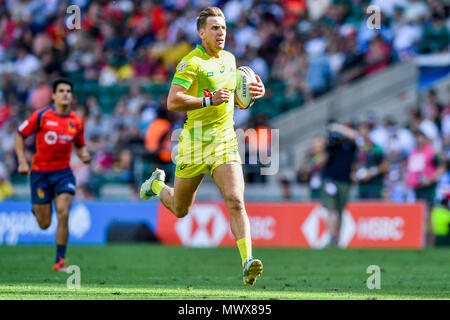 London, Großbritannien. 2 Jun, 2018. John Veranda von Australien bricht sich einen Versuch Kerbe während HSBC World Rugby Sevens Serie London: Australien gegen Spanien bei Twickenham Stadion am Samstag, den 02. Juni 2018. ENGLAND, LONDON. Credit: Taka G Wu Credit: Taka Wu/Alamy leben Nachrichten Stockfoto