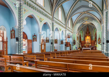 Innenraum der Kirche Maria Auxiliadora in Granada, Nicaragua, Mittelamerika Stockfoto