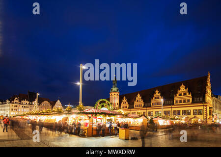 Leipziger Weihnachtsmarkt, Altes Rathaus (Altes Rathaus), Leipzig, Sachsen, Deutschland, Europa Stockfoto