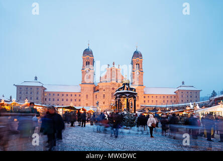 Das Kloster Einsiedeln Kloster der Benediktiner und Weihnachtsmarkt, Einsiedeln, Schwyz, Schweiz, Europa Stockfoto