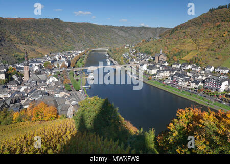 Blick auf die Reichsburg in Cochem, Mosel, Rheinland-Pfalz, Deutschland, Europa Stockfoto