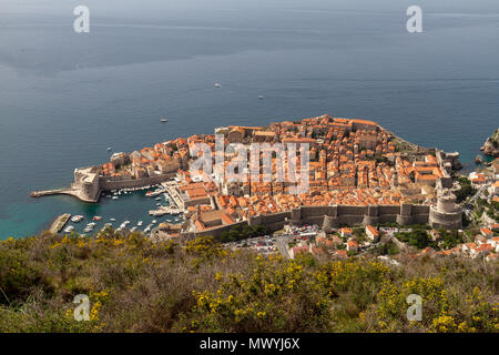 Blick vom Mount Srd auf die Altstadt von Dubrovnik, Kroatien. Stockfoto