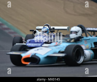 Klaus Bergs, Brabham BT36, Paul Bason, März 712, historischen Formel 2 Meister Historisches Festival, Brands Hatch, Mai 2018. Brands Hatch, klassische Autos, c Stockfoto