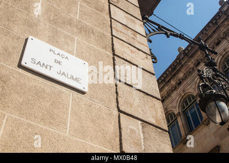 Detail der street sign von Sant Jaume Platz in Barcelona, Spanien. Stockfoto