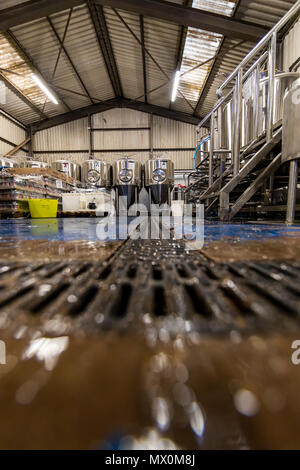 Baa Brauen Nacht tippen. Unabhängige Chepstow Handwerk ale Sudhaus hält eine monatliche Nacht tippen, so dass die Öffentlichkeit ihre Biere probieren können. Stockfoto