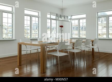 Esszimmer Raumgestaltung in modernes Appartement Stockfoto