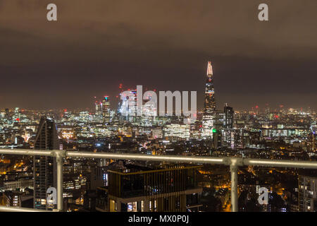 Ansicht der Stadt von London bei Nacht Stockfoto