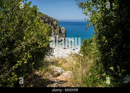 Einen Strand in Kardamyli, Griechenland am 12. Juni 2016. Stockfoto