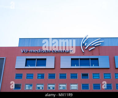 AMSTERDAM, NIEDERLANDE, 25. MÄRZ 2017: Außen an der Freien Universität (VU) Medical Center, eine Lehre und Forschung an der Universität in der niederländischen Hauptstadt Stockfoto