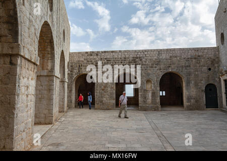 Untere Ebene im Inneren Fort Lovrijenac, Dubrovnik, Kroatien. Stockfoto