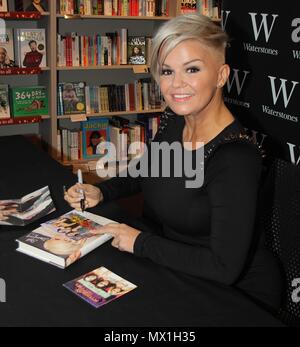 Liverpool, UK, Kerry Katona Autogrammstunde in Birkenhead credit Ian Fairbrother/Alamy Stockfotos Stockfoto