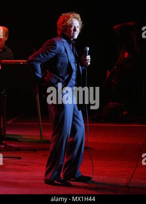 Liverpool, Großbritannien, Simply Red aka Mick Hucknall führt heraus Masse zu verkaufen in Liverpool Echo Arena, Kredit Ian Fairbrother/Alamy Stockfotos Stockfoto