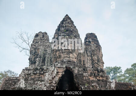 SIEM REAP - Januar 03, 2015: Südtor Angkor Thom in der Nähe von Am 03 Januar, 2015 in Siem Reap, Kambodscha. Stockfoto