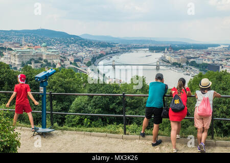 Aussichtspunkt mit Blick auf Budapest auf der Donau, Ungarn. Stockfoto