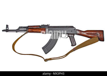 AKM Avtomat Kalashnikova Kalaschnikow Sturmgewehr auf Weiß Stockfoto