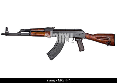 AKM Avtomat Kalashnikova Kalaschnikow Sturmgewehr auf Weiß Stockfoto