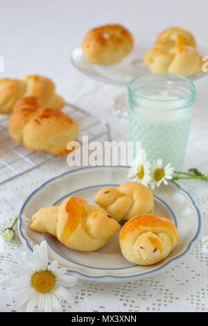 Lustiger Vogel geformte Brötchen Stockfoto