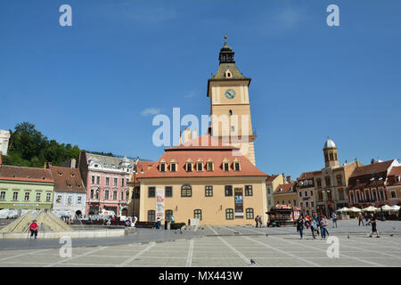 BRASOV, Rumänien - Mai, 2018. Brasov Rat Square, erstaunliche Touristen Attraktion in Brasov, Rumänien. Stockfoto