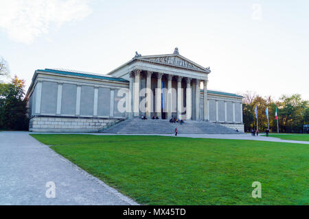 München, Deutschland - 20. Oktober 2017: Staatliche Sammlungen von Altertümern gegenüberliegenden Glyptothek Stockfoto