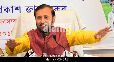 Kolkata, Indien. 02 Juni, 2018. Union Humanressourcen und Entwicklung Minister Prakash Javadekar auf einer Pressekonferenz in Kalkutta. Credit: Saikat Paul/Pacific Press/Alamy leben Nachrichten Stockfoto