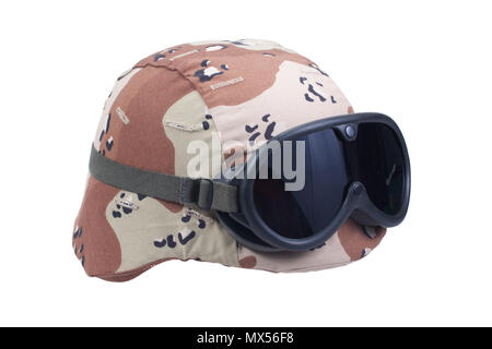 Us army Kevlar Helm mit einer Desert camouflage Cover und Schutzbrille Stockfoto