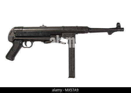 MP40 Maschinenpistole auf weißem Hintergrund Stockfoto