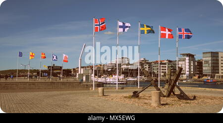 Helsingborg Hafen skandinavischen Nationalflaggen. Stockfoto