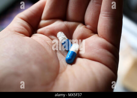 Allgemeine Ansichten von Ibuprofen Tabletten in Chichester, West Sussex, UK. Stockfoto