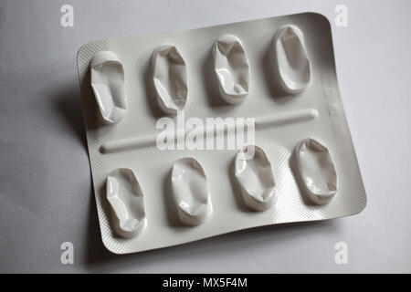 Allgemeine Ansichten von Ibuprofen Tabletten in Chichester, West Sussex, UK. Stockfoto