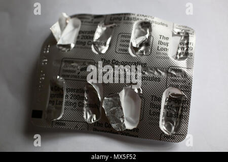 Allgemeine Ansichten von Ibuprofen Tabletten in Chichester, West Sussex, UK. Stockfoto