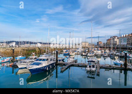 Hafen in Gijón, Asturien, Golf von Biscaya, Spanien Stockfoto