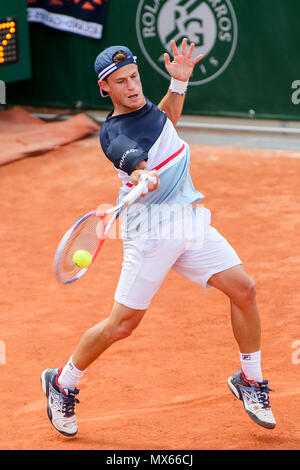 Diego Schwartzman (ARG), 2. JUNI 2018 - Tennis: Diego Schwartzman Argentiniens während der Herren Einzel dritte Runde der French Open Tennis Turnier gegen Borna Coric Kroatiens auf den Roland Garros in Paris, Frankreich. (Foto von Lba) Stockfoto