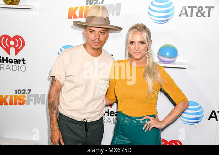 Juni 3, 2018 - Los Angeles, CA, USA - Ashlee Simpson und Ehemann Evan Ross an der Wango Tango von AT&T an Banc von Kalifornien Stadion 06/03/18 (Credit Bild: © Dave Safley über ZUMA Draht) Stockfoto