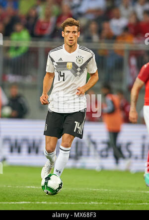 Klagenfurt, Deutschland. 2 Jun, 2018. Strecken zwischen Österreich und Deutschland, Fußball, Klagenfurt, Juni 02, 2018 Leon Goretzka, DFB 14 treibt die Kugel, Action, full-size, ÖSTERREICH - DEUTSCHLAND 2-1 Fußball Freundschaftsspiel, Klagenfurt, Österreich, Juni 02, 2018, Saison 2017/2018 © Peter Schatz/Alamy leben Nachrichten Stockfoto