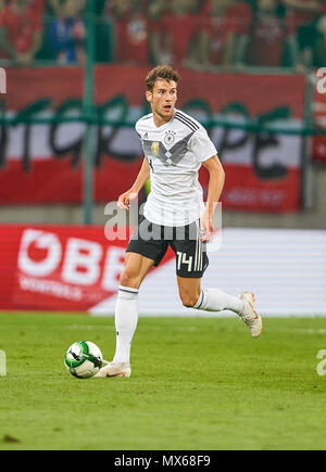 Klagenfurt, Deutschland. 2 Jun, 2018. Strecken zwischen Österreich und Deutschland, Fußball, Klagenfurt, Juni 02, 2018 Leon Goretzka, DFB 14 treibt die Kugel, Action, full-size, ÖSTERREICH - DEUTSCHLAND 2-1 Fußball Freundschaftsspiel, Klagenfurt, Österreich, Juni 02, 2018, Saison 2017/2018 © Peter Schatz/Alamy leben Nachrichten Stockfoto