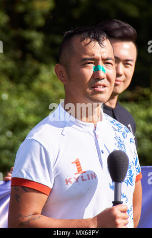 Burningfold, UK, 2. Juni, 2018. Eröffnungs Kylin Polo Match am Kylin Home Boden. Credit: Calvin Tan/Alamy leben Nachrichten Stockfoto