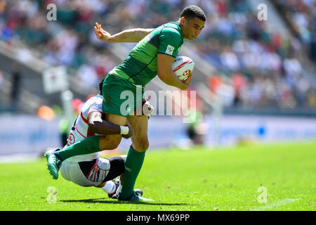 Twickenham Stadium, London, UK. 3 Jun, 2018. Jordan Conroy wurde während der HSBC World Rugby Sevens Serie London angegangen: Cup Viertelfinale - USA gegen Irland in Twickenham Stadion am Sonntag, den 03. Juni 2018. ENGLAND, LONDON. Credit: Taka G Wu Credit: Taka Wu/Alamy leben Nachrichten Stockfoto