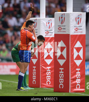 Twickenham Stadium, London, UK. 3. Juni 2018. HSBC World Rugby Sevens Serie; Irland gegen England 7 s 7 s 3.Platz endgültig; Jordanien Conroy von Irland erzielt sein zweiter Versuch: Aktion plus Sport/Alamy leben Nachrichten Stockfoto