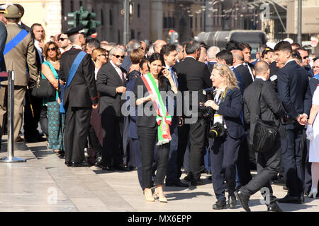 Rom, Italien, 02. Juni 2018 - Italienische Republik Urlaub Altar des Vaterlandes Virginia Raggi Bürgermeister Rom Credit: Giuseppe Andidero/Alamy leben Nachrichten Stockfoto