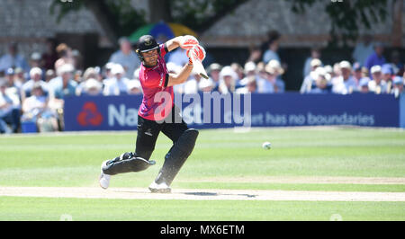 Eastbourne Großbritannien 3. Juni 2018 - Laurie Evans schlagen für Sussex während der Royal London einen Tag Cricket Match zwischen Sussex Haie und Essex Adler am Saffrons Boden in Eastbourne Großbritannien Foto von Simon Dack Credit: Simon Dack/Alamy leben Nachrichten Stockfoto