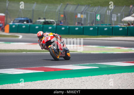 Scarperia, Italien. 3 Jun, 2018. Marc Marquez während des Rennens der MotoGP im Mugello Internationale Cuircuit für die sechste Runde der MotoGP-Weltmeisterschaft Gran Premio d'Italia Oakley am 3. Juni 2018 in Scarperia, Italien Quelle: Fabio Averna/Alamy leben Nachrichten Stockfoto