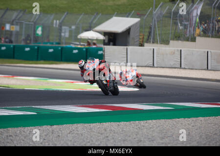 Scarperia, Italien. 3 Jun, 2018. 99 Jorge LORENZOSPADucati TeamDucati während des Rennens der MotoGP im Mugello Internationale Cuircuit für die sechste Runde der MotoGP-Weltmeisterschaft Gran Premio d'Italia Oakley am 3. Juni 2018 in Scarperia, Italien Quelle: Fabio Averna/Alamy leben Nachrichten Stockfoto